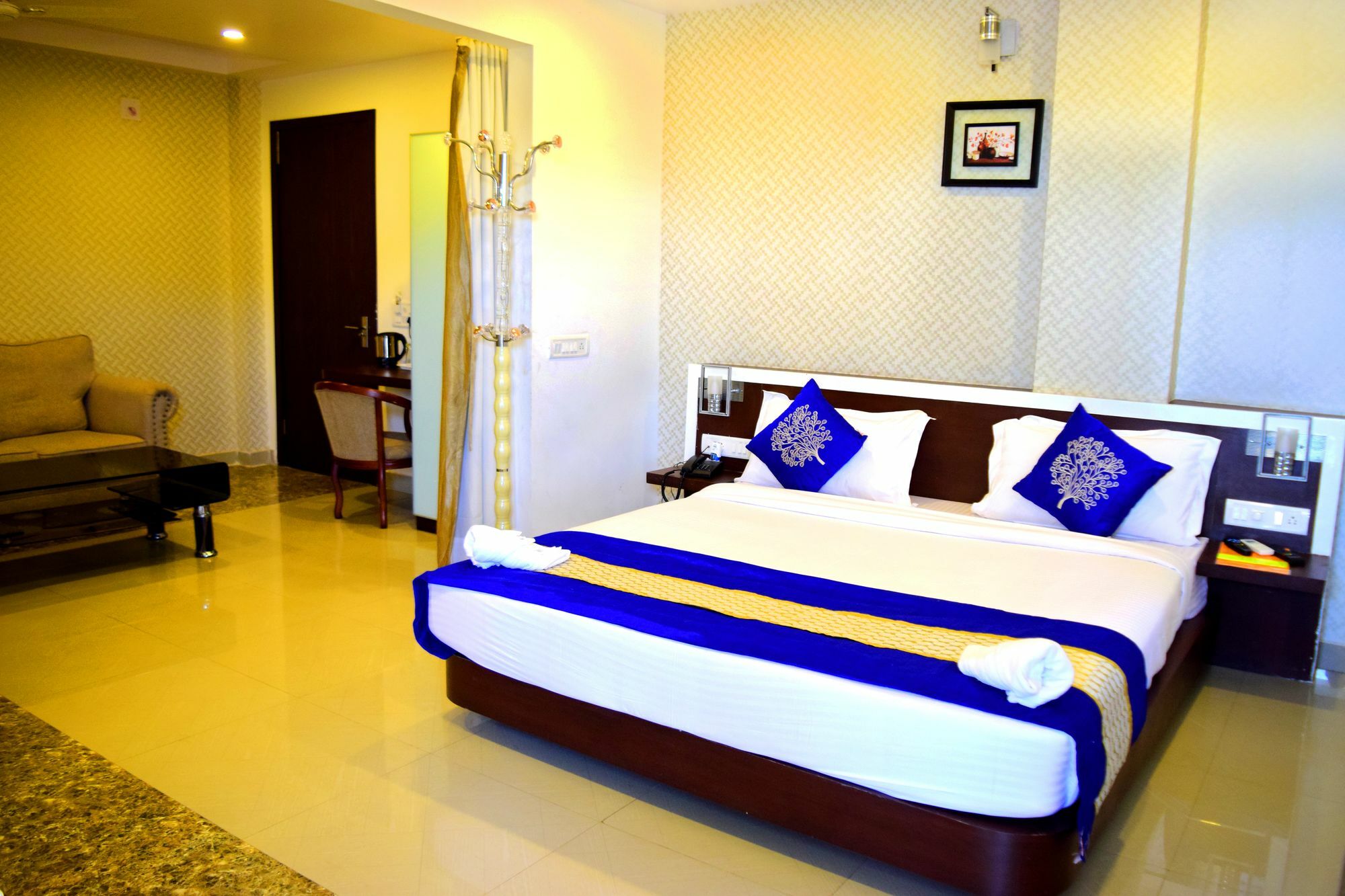 Hotel Landmark Μπουμπάνεσβαρ Εξωτερικό φωτογραφία
